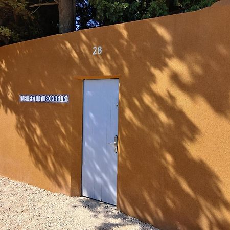 Logement lumineux, entièrement rénové avec jardin Caumont-sur-Durance Exterior foto